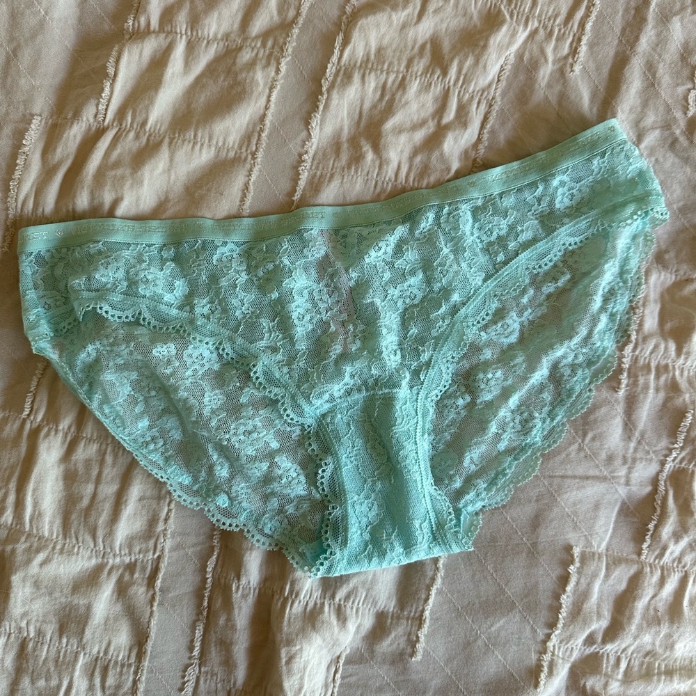 NWOT Victorias Secret Lace Underwear Women’s Medium